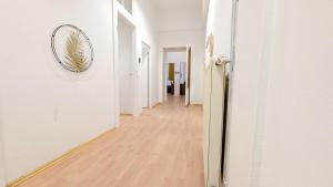 Fotografie z fotogalerie ubytování Spacious Rooms - 15 Min from Airport & City Center, 5 Min from Vienna Main-Bus Station EZ8 ve Vídni