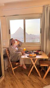 Üldine mäevaade või majutusasutusest Moonlight pyramids view INN pildistatud vaade