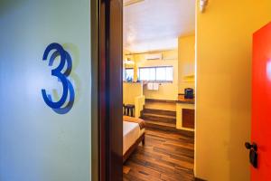 Nomads Hotel客房内的一张或多张床位