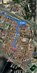 トゥーロンにあるT2 luxe 100 m port, Clim, Wi-Fiの青矢印の都市地図 +24枚の写真