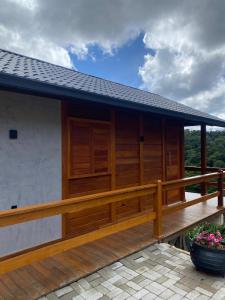 Budova, kde se chata nachází