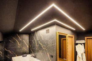 Ένα μπάνιο στο Unique Luxury Suite
