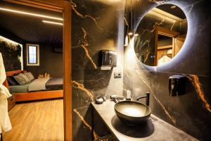 Ένα μπάνιο στο Unique Luxury Suite