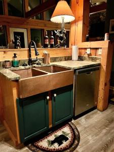 Dapur atau dapur kecil di Spectacular Mountain View - Cloud 9 - HotTub-PETS OK