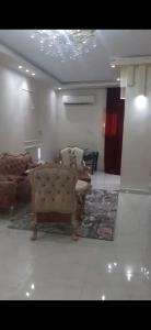 Ruang duduk di شقه سكن عائلى