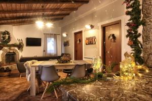 Gallery image of Mountain Retreat With View Of Aeolian Islands in San Marco dʼAlunzio