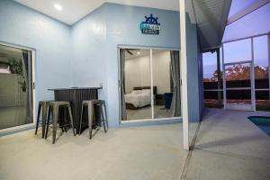 Mynd úr myndasafni af 4BR 3BA Home with Pool 7mins from Springs í Weeki Wachee