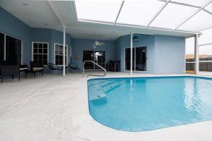 Sundlaugin á 4BR 3BA Home with Pool 7mins from Springs eða í nágrenninu