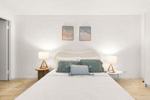 Ένα ή περισσότερα κρεβάτια σε δωμάτιο στο Coogee Cove - Coastal Studio near Beach & Dining