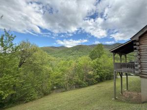 Billede fra billedgalleriet på Sleepy Bear Cabin-Watch the Sunset, Dogs welcome with Pet Rate i Maggie Valley