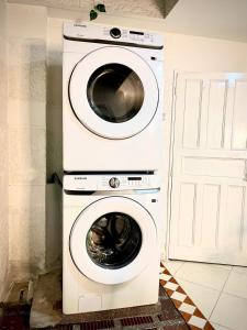 エンビガドにあるComfort Envigado 7 peopleの洗濯乾燥機