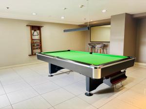 Una mesa de billar en KD Studio