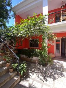 Το κτήριο όπου στεγάζεται  το hostel