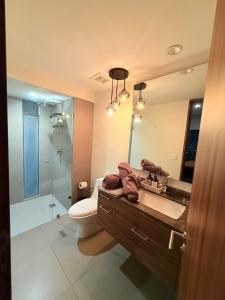 Ένα μπάνιο στο Luxury Apt Vista increíble Zona Expo GDL +49 φωτογραφίες