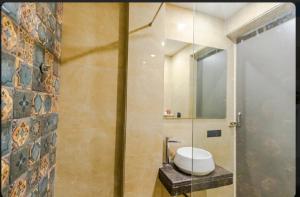 Koupelna v ubytování Hotel Mayur C R Park - Greater Kailash New Delhi