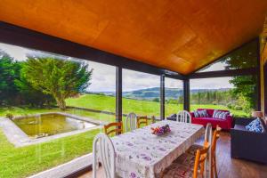 Imagen de la galería de Casa con gran jardín y piscina en Cabarceno, en Villanueva 16 fotos más