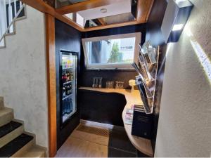 Kuchyň nebo kuchyňský kout v ubytování Hotel am Kurpark