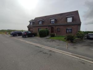 Το κτήριο όπου στεγάζεται  το διαμέρισμα