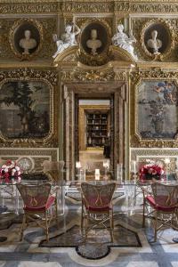 Posezení v ubytování Palazzo Shedir - The Leading Hotels of the World