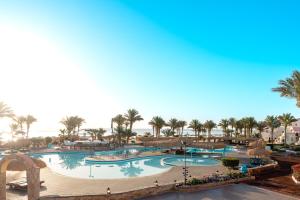 Bazén v ubytování Protels Crystal Beach Resort nebo v jeho okolí