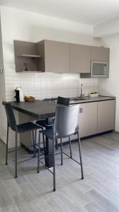 Kuchyň nebo kuchyňský kout v ubytování Little House in Alta Langa