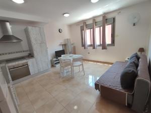 Kuchyňa alebo kuchynka v ubytovaní Apartamento fuerte 1