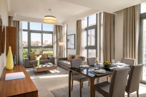 Area soggiorno di Marriott Executive Apartments Doha, Le Mirage City Walk