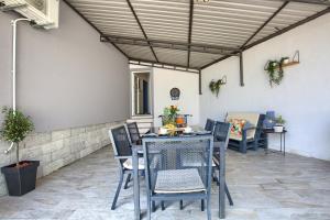 Χώρος καθιστικού στο House Loborika 2227