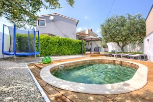 Πισίνα στο ή κοντά στο House Loborika 2227