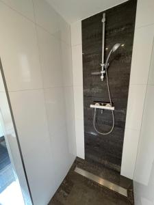 Koupelna v ubytování Ferienhaus Kellerstöckl Dorrer Riegersburg mit Schwimmteich
