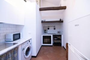 Foto dalla galleria di Loft open space, un passo dal mare, AC ad Albissola Marina