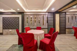 Treebo Riddhi Paradise - 15 mins from Airport休息區