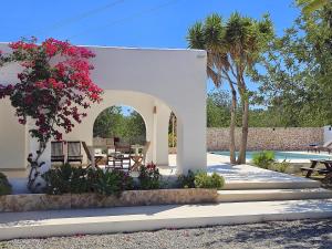 Ogród w obiekcie INIBIZA VILLAS - Villa Bello