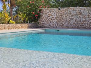 Basen w obiekcie INIBIZA VILLAS - Villa Bello lub w pobliżu