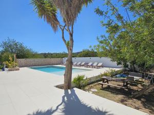 Basen w obiekcie INIBIZA VILLAS - Villa Bello lub w pobliżu