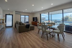 Μια τηλεόραση ή/και κέντρο ψυχαγωγίας στο Casa Pura Vida +22 φωτογραφίες