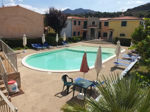 Πισίνα στο ή κοντά στο Casa in Residence con Piscina a 10 Minuti dal Mare