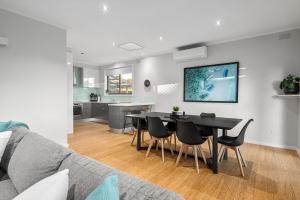 O zonă de relaxare la Beleura's Beachside Beauty