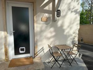 Kawasan patio atau luaran di Chez Auguste - charmant studio 3 étoiles