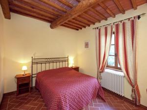 Posteľ alebo postele v izbe v ubytovaní Detached villa for 6-pers with outdoor swimming pool + 37 fotografií