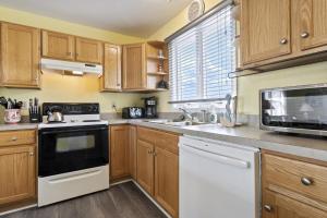 Nhà bếp/bếp nhỏ tại Fish On