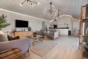 TV a/nebo společenská místnost v ubytování Orchard Cottage