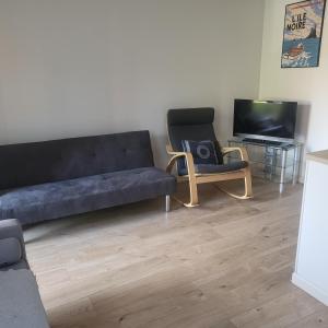 Posezení v ubytování Comfortable Heathrow London Sleeps 4