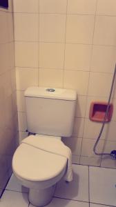 A bathroom at Alvorada Iguassu Hotel