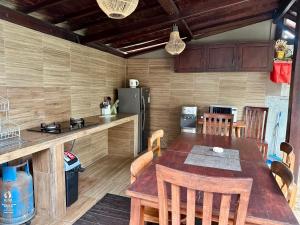 Kuchyň nebo kuchyňský kout v ubytování Kanda Villa