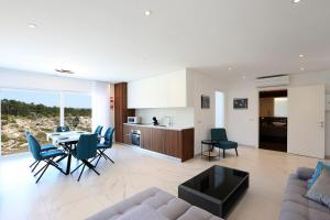 Køkken eller tekøkken på T1-Terrace-Sea View