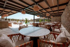 Restaurace v ubytování Muse οf Mykonos Luxury Suites + 37 fotografií