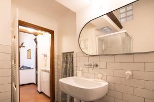 Foto dalla galleria di Loft open space, un passo dal mare, AC ad Albissola Marina