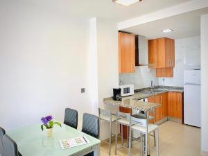 Kuchnia lub aneks kuchenny w obiekcie As Apartamentos Turisticos