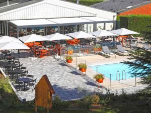 Bazén v ubytování ibis Styles Nancy Sud nebo v jeho okolí